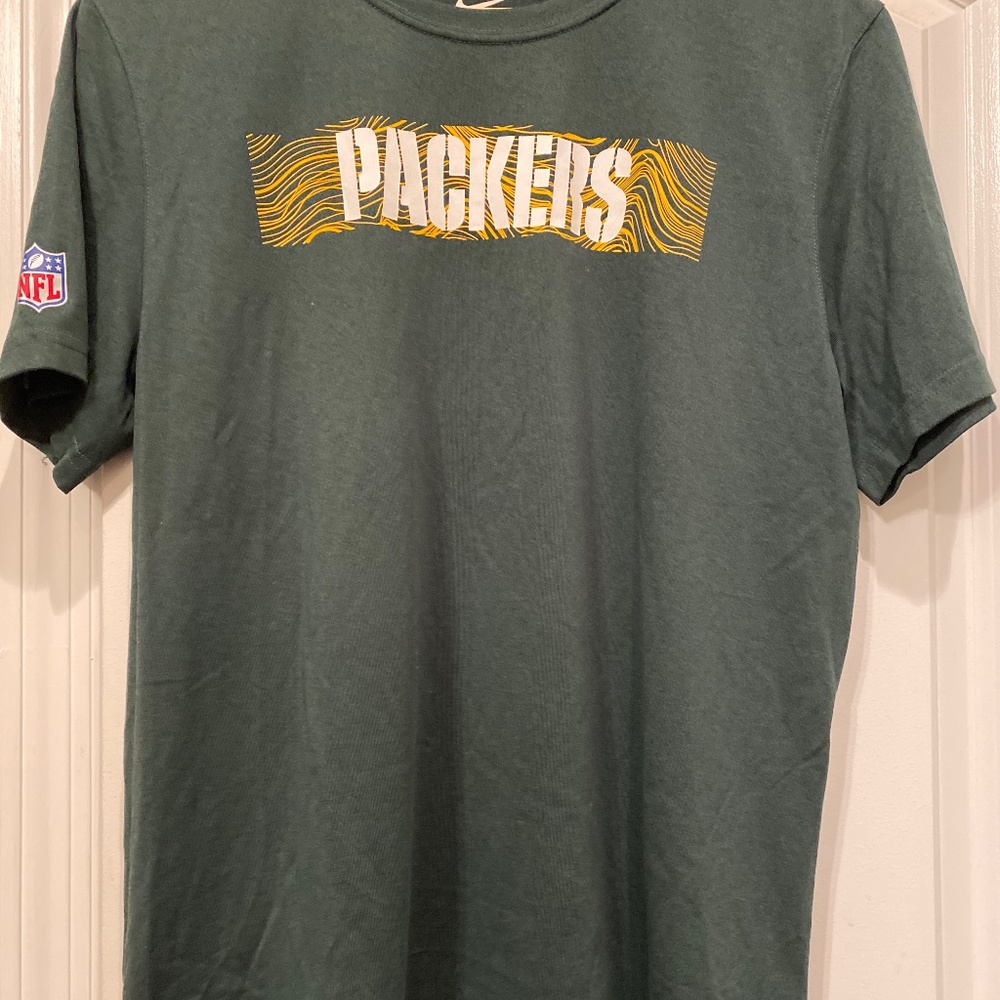 Nike Dri-fit Youth XL. Green Bay Packers shirt.  Like new. $10